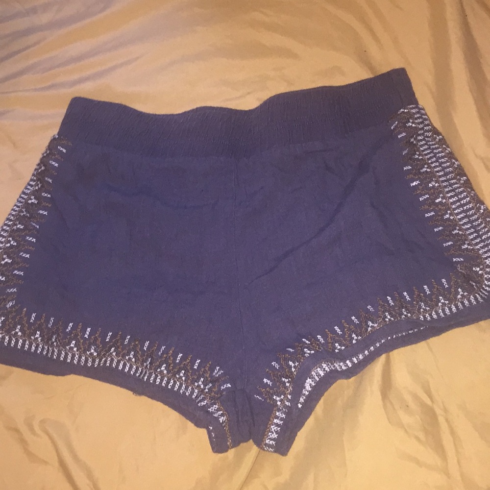 Grey Linen Shorts With Embroidering